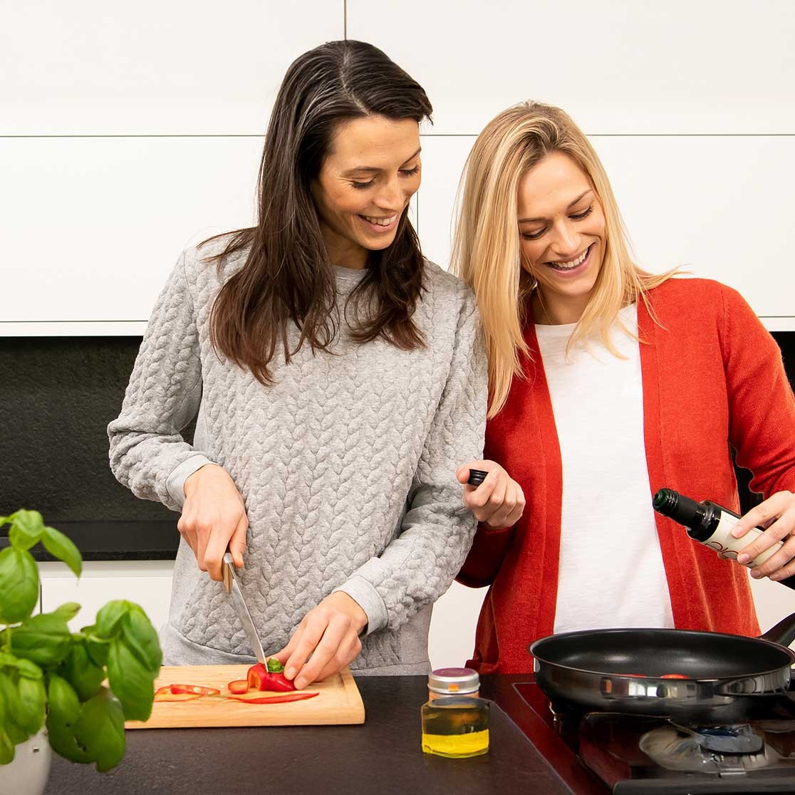 Frauen beim Kochen